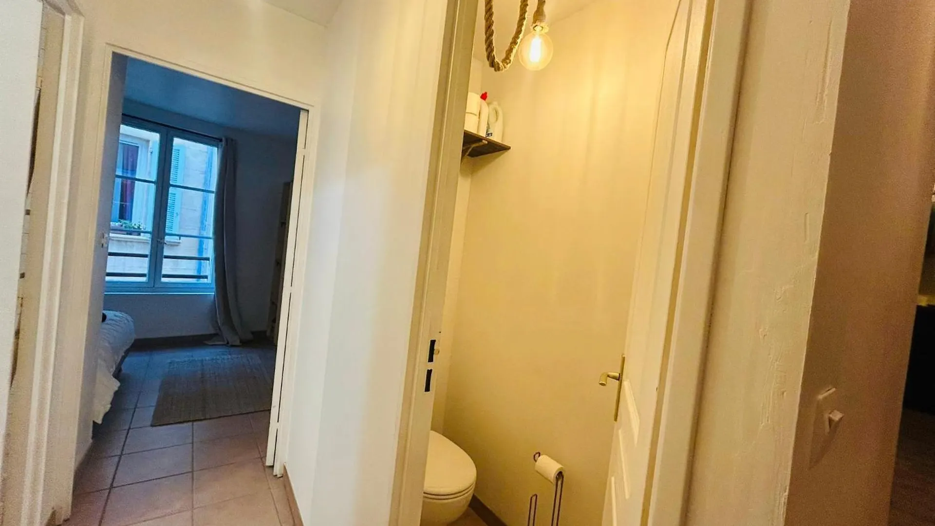 Chez Max Charmant Appartement 2 Chambres Au Coeur Du Panier Proche Vieux Port Marseille 0*,  France